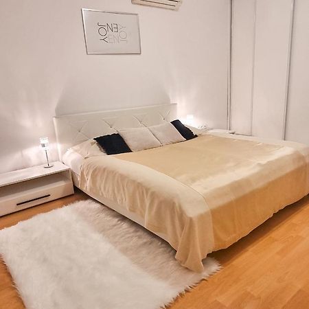 Modern & Cozy Apartment Near Hockey & Football Arena Bratislava Eksteriør billede