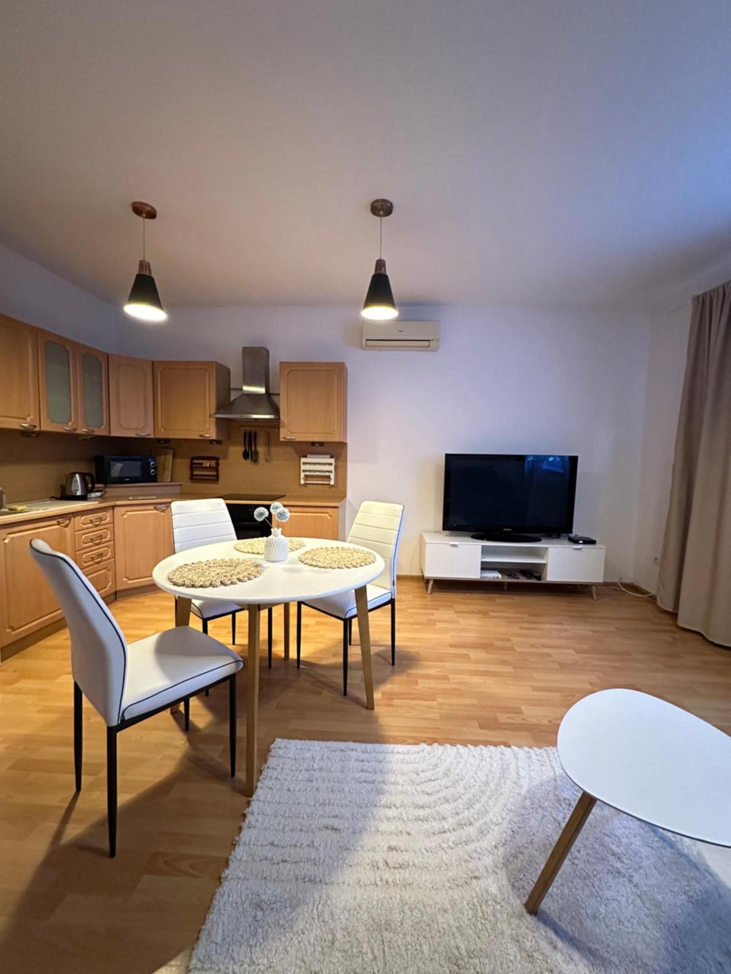 Modern & Cozy Apartment Near Hockey & Football Arena Bratislava Eksteriør billede